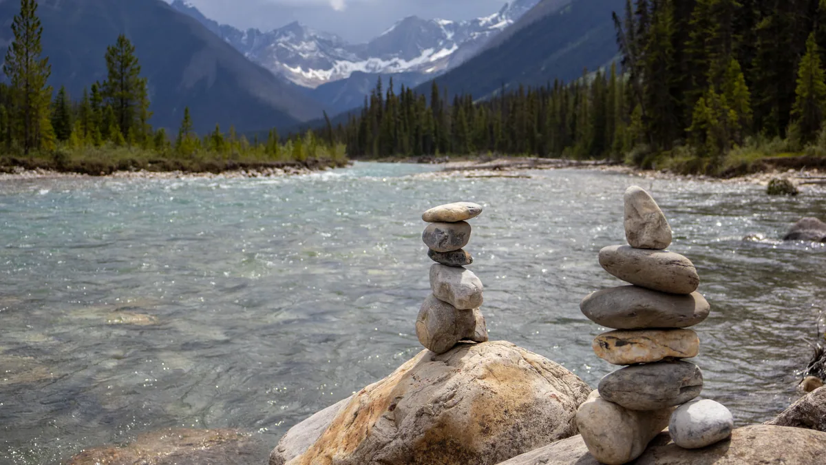 Travel scene in Canada, illustrating Canada Digital Nomad Guide: Internet, Coworking, Zones