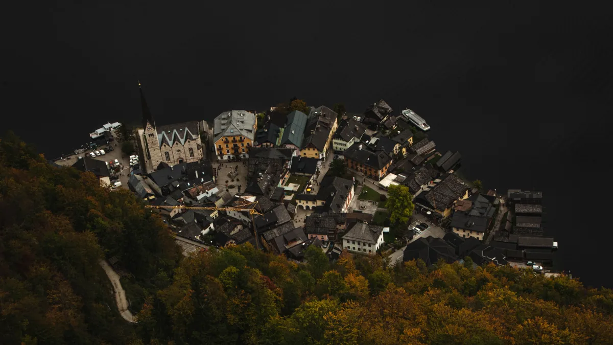 Travel scene in Europe, illustrating eSIM Europe : une seule carte pour 30+ pays