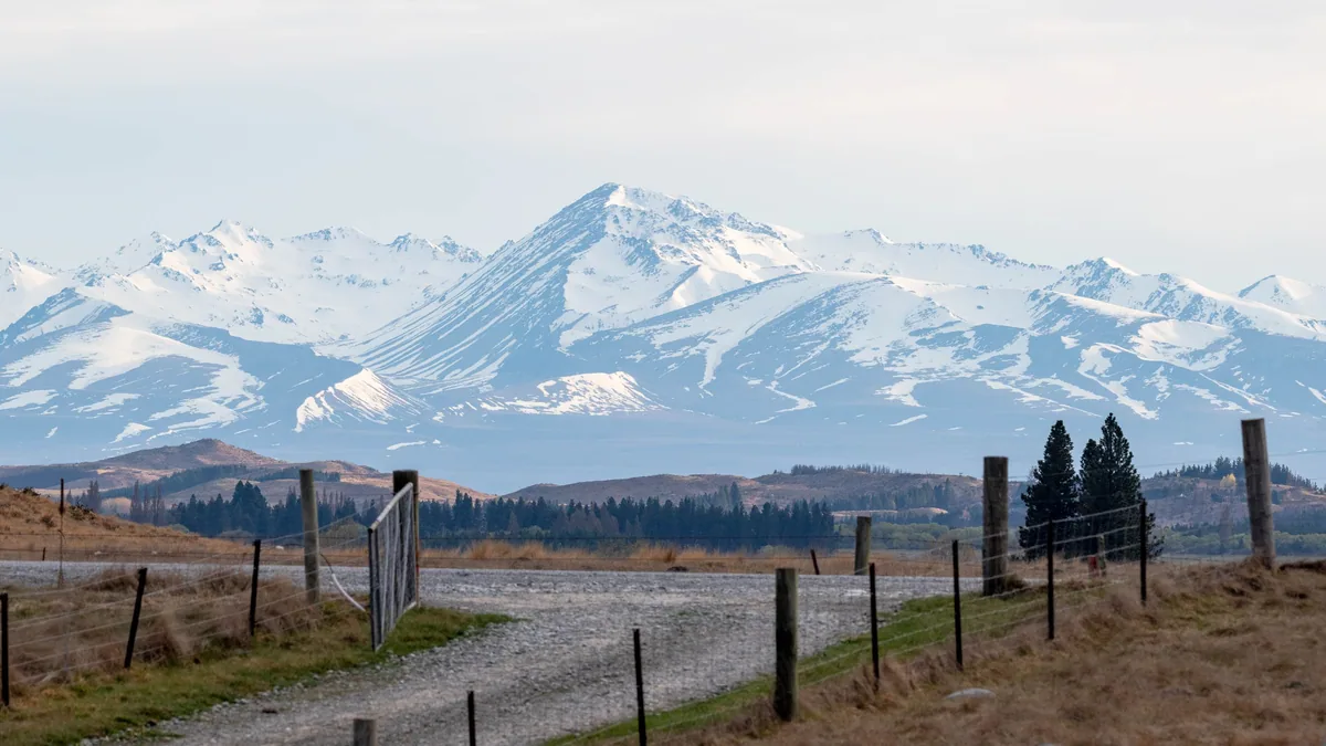 Travel scene in New Zealand, illustrating eSIM New Zealand