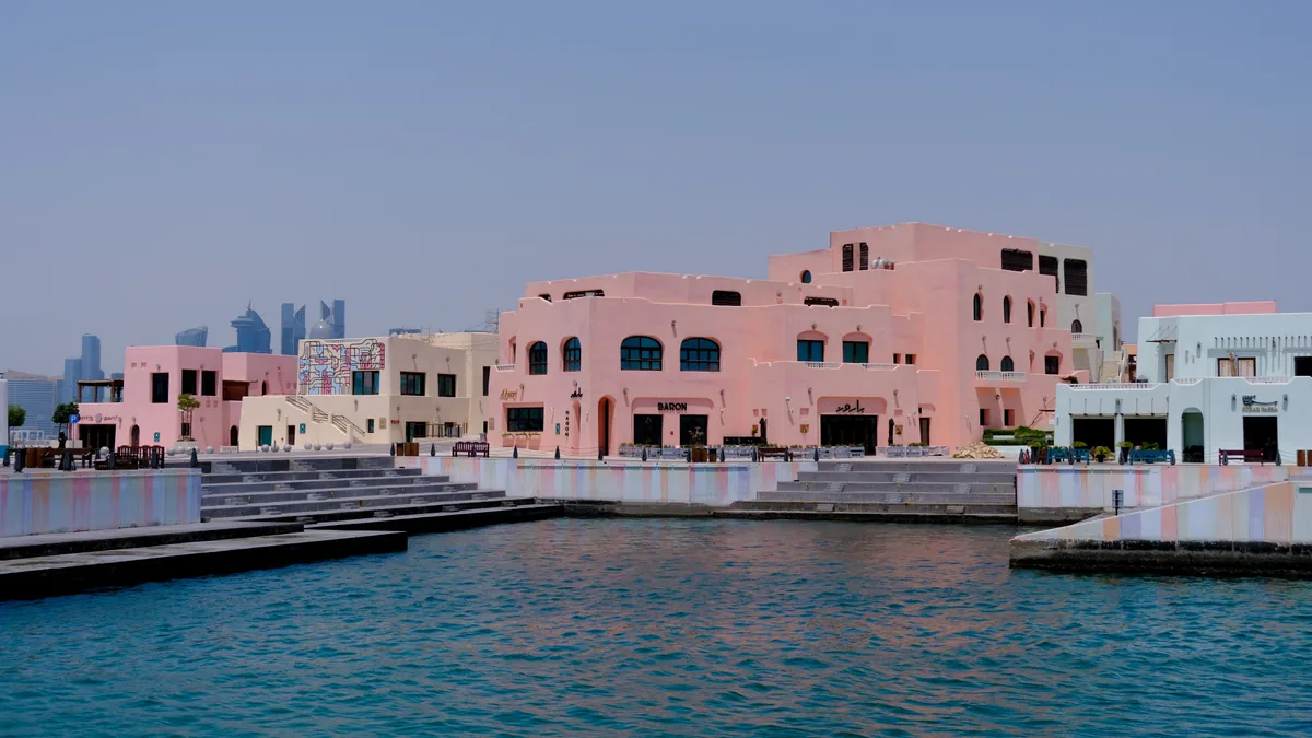 Travel scene in Qatar, illustrating eSIM Qatar