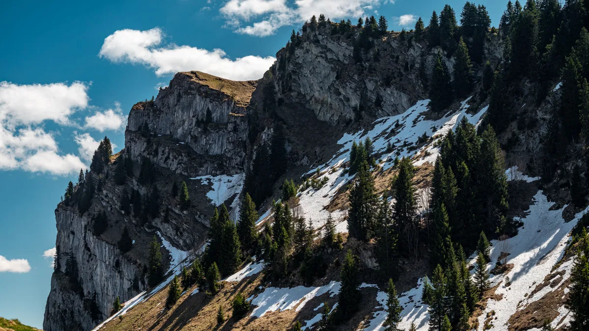 Travel scene in Switzerland, illustrating eSIM Switzerland