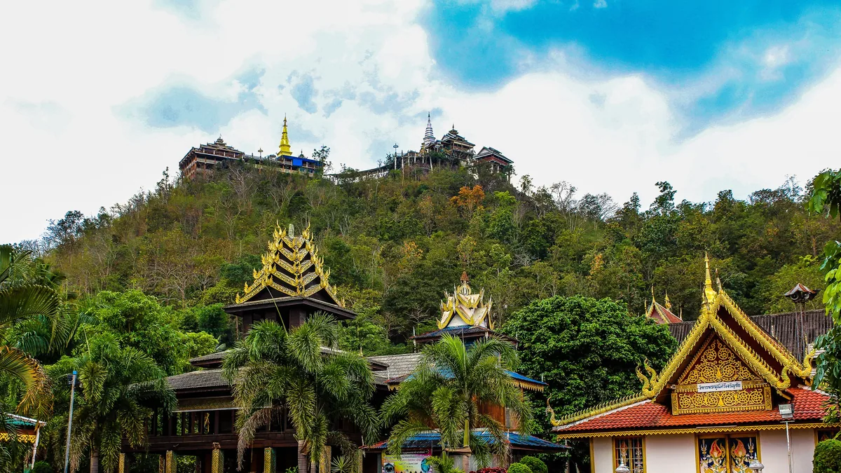 Travel scene in Thailand, illustrating eSIM Thailand