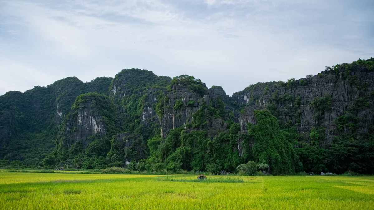 Travel scene in Vietnam, illustrating eSIM Vietnam