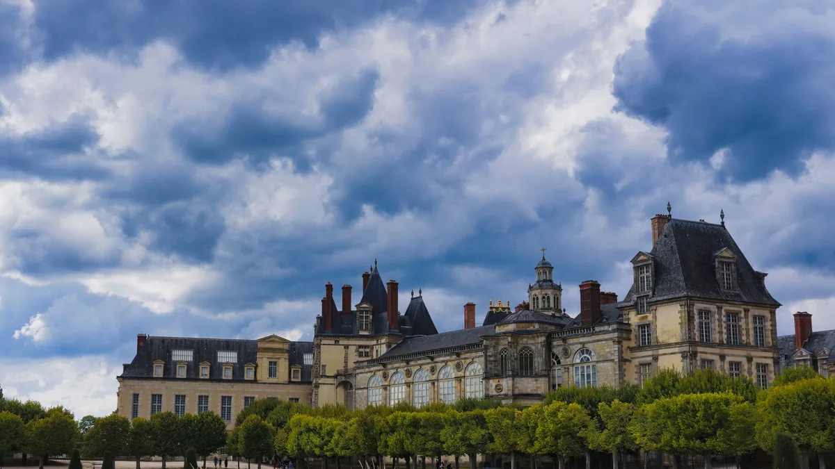 Travel scene in France, illustrating best eSIM France