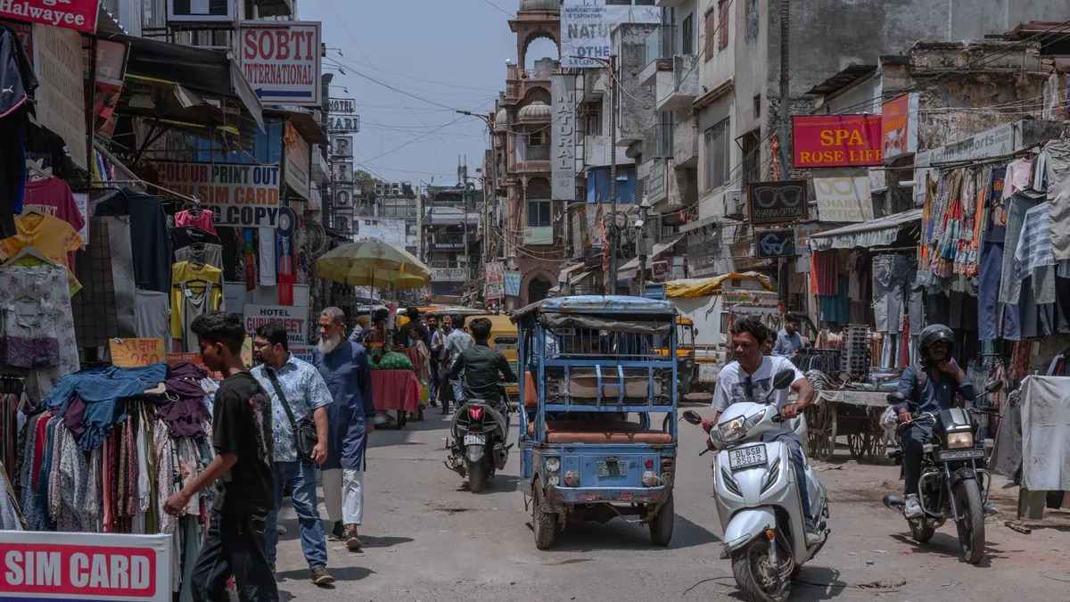 Comparing the best eSIM India plans for a city trip