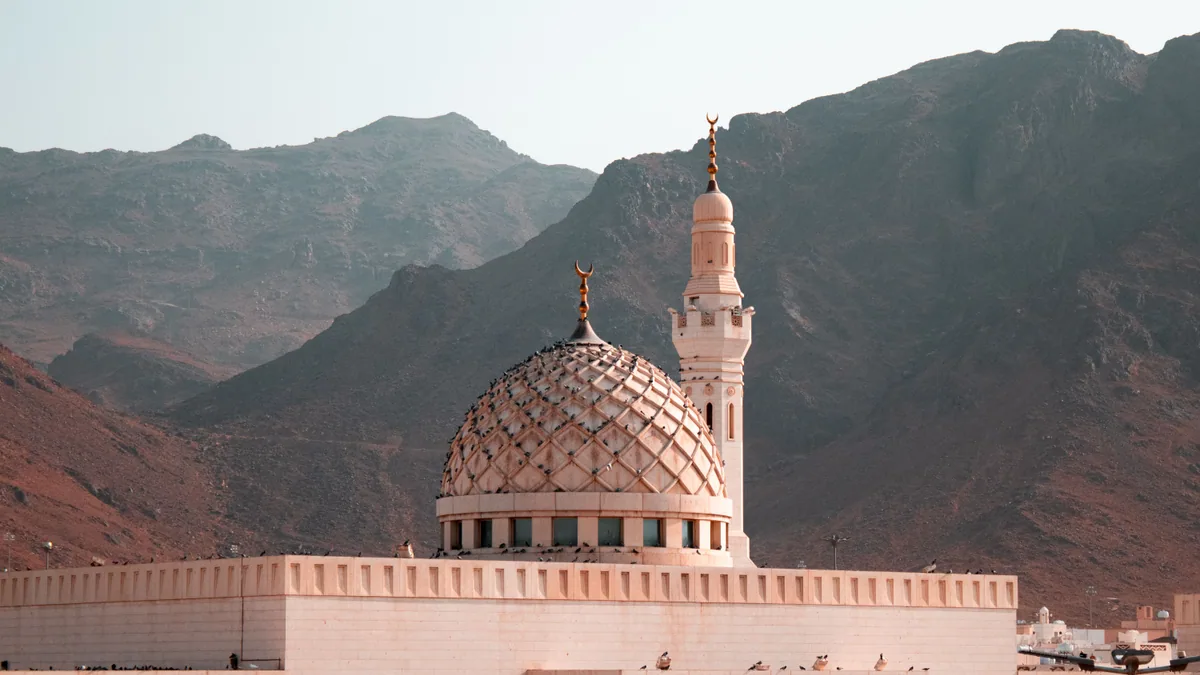 Travel scene in Saudi Arabia, illustrating eSIM Saudi Arabia
