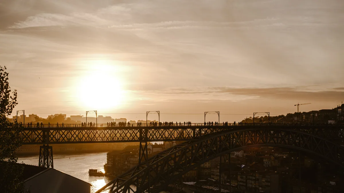 Porto's Dom Luís I Bridge, a stop where best eSIM Portugal coverage is consistently strong